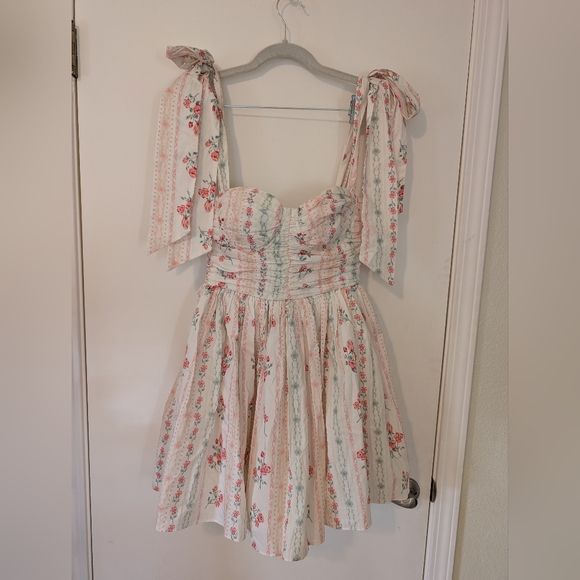 Mable Dresses & Skirts - Chic Cream Strapless Dress